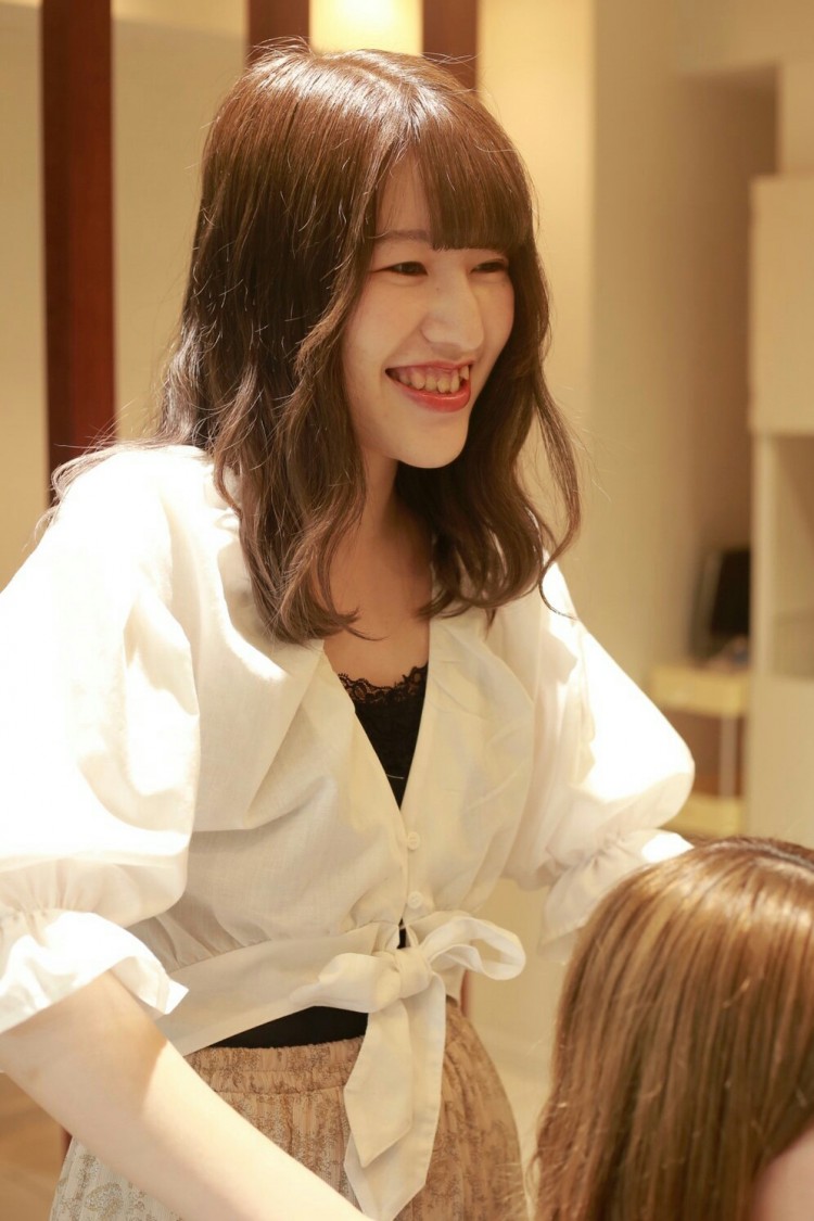 藪　菜月